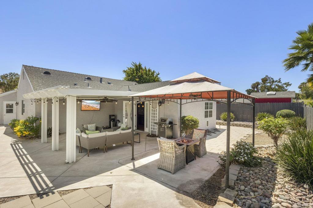 724 Hollowglen Road