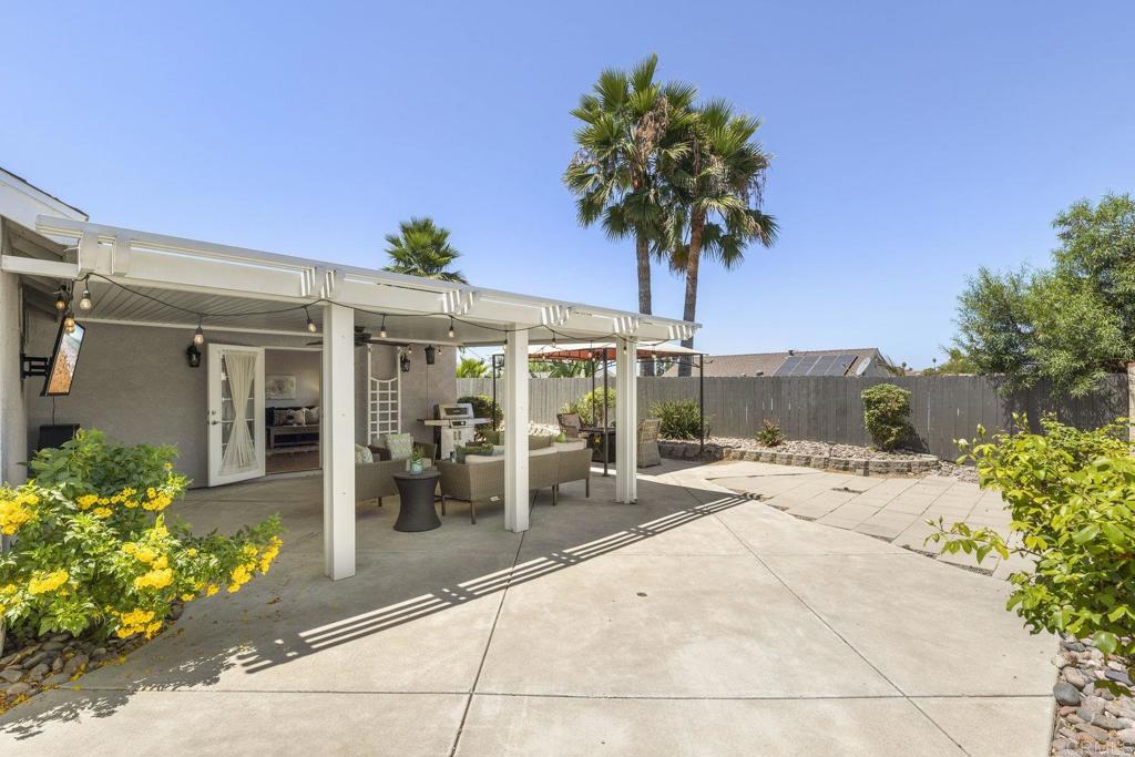724 Hollowglen Road