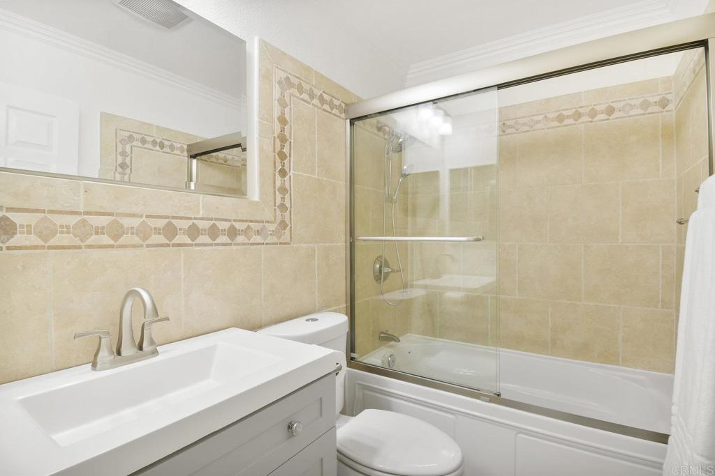 1380 E Washington Avenue 5W