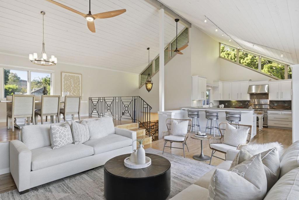 625 Lomas de Oro Court