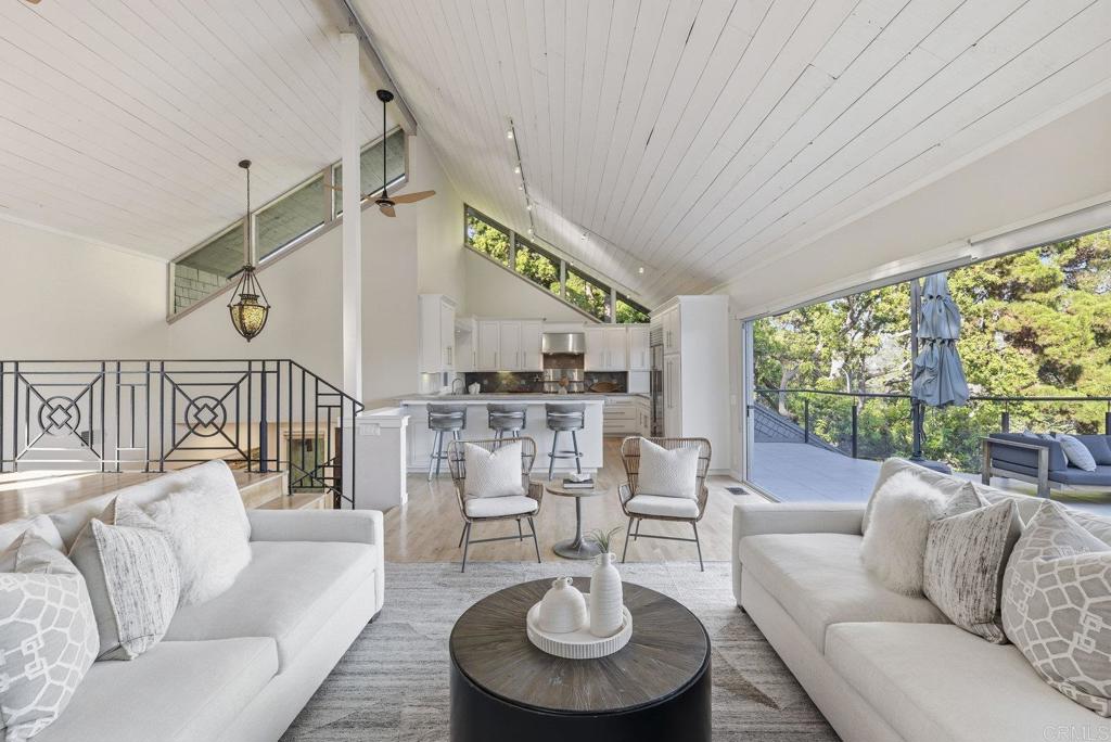 625 Lomas de Oro Court