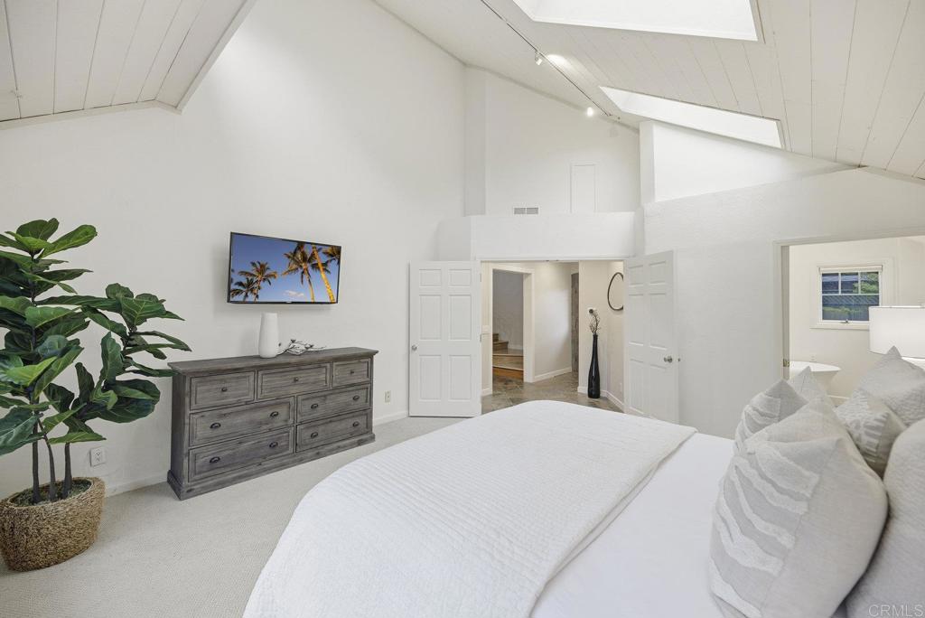 625 Lomas de Oro Court