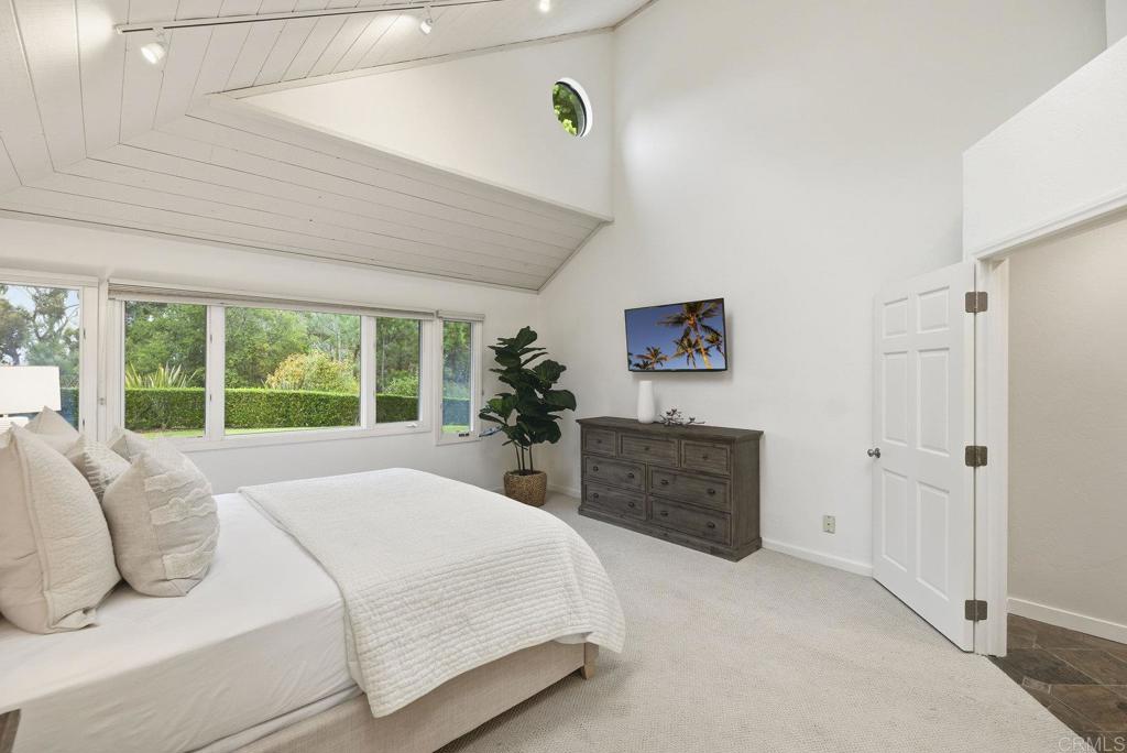 625 Lomas de Oro Court