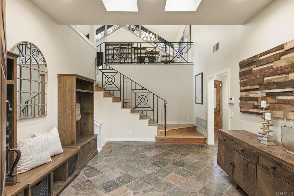 625 Lomas de Oro Court