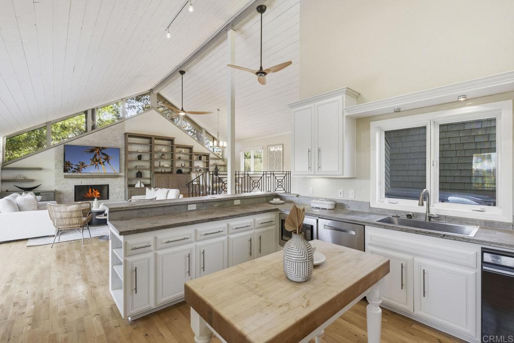 625 Lomas de Oro Court