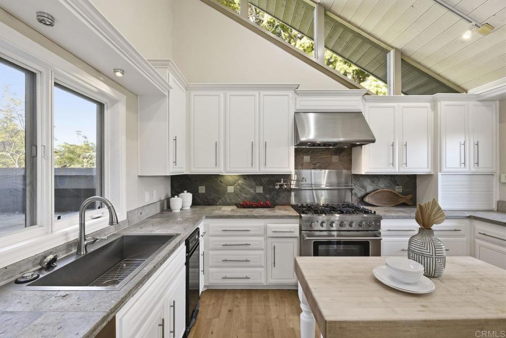 625 Lomas de Oro Court