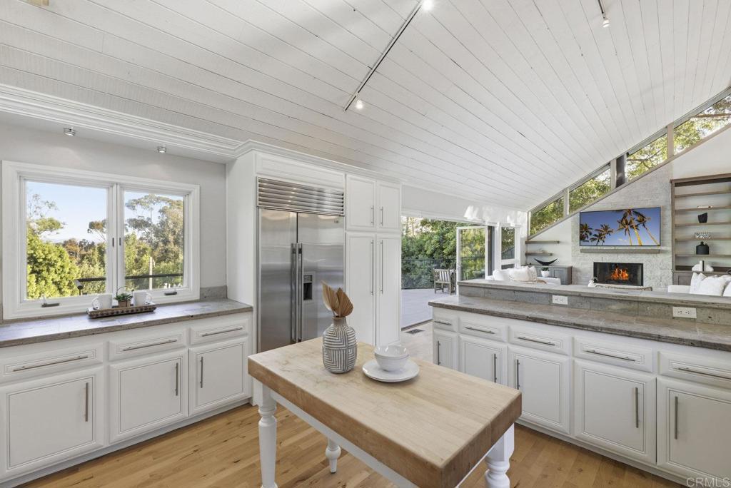 625 Lomas de Oro Court