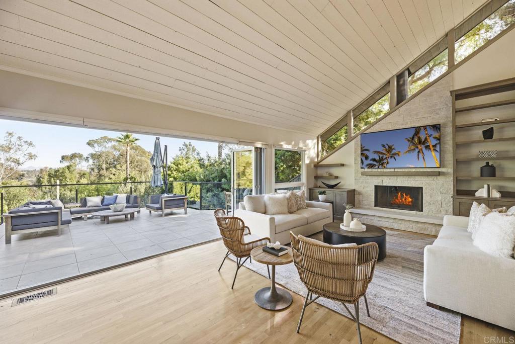 625 Lomas de Oro Court