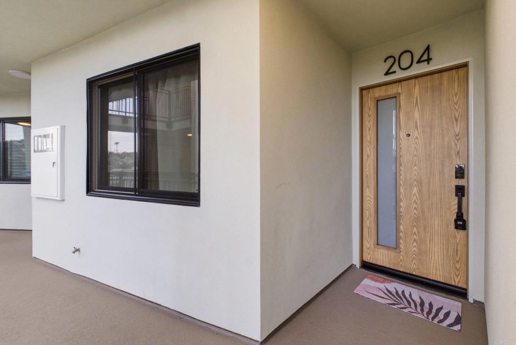 4909 Orchard Avenue 204