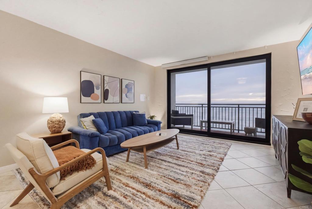 4909 Orchard Avenue 204