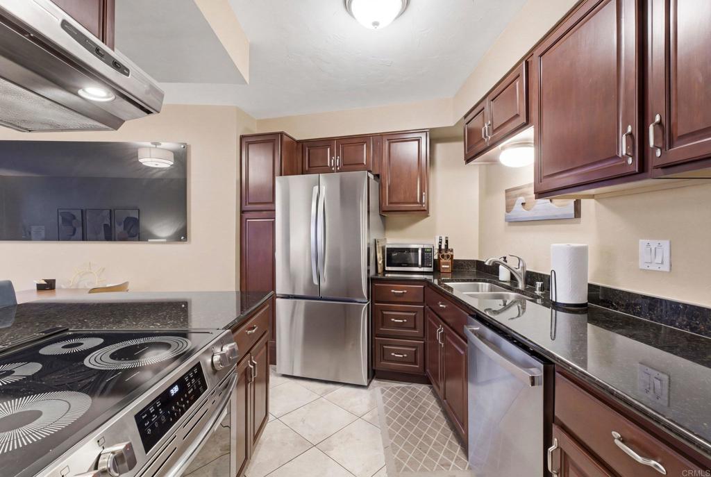 4909 Orchard Avenue 204