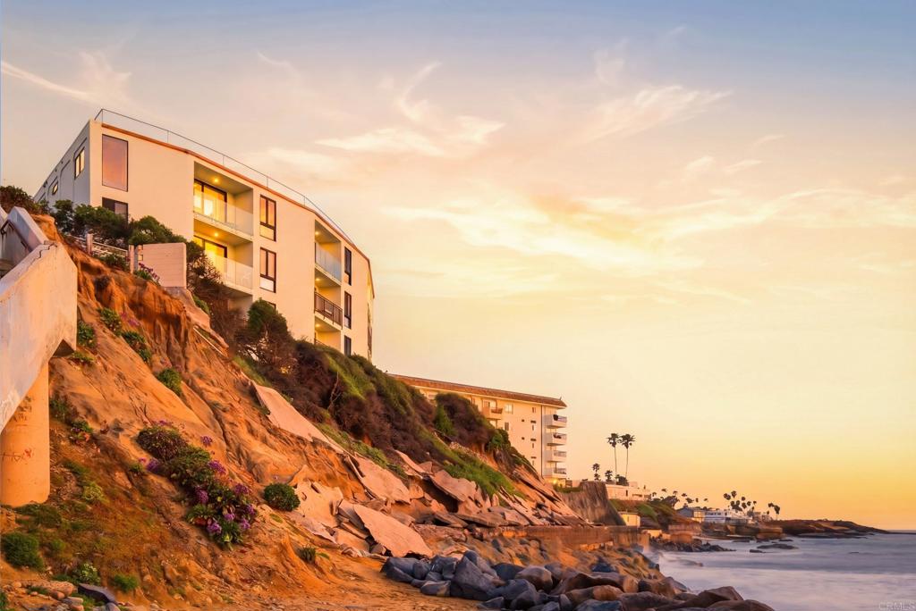 4909 Orchard Avenue 204