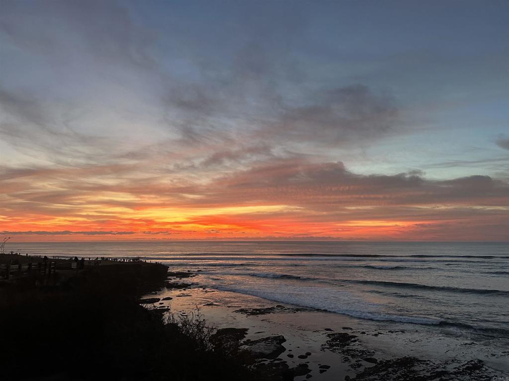 4909 Orchard Avenue 204