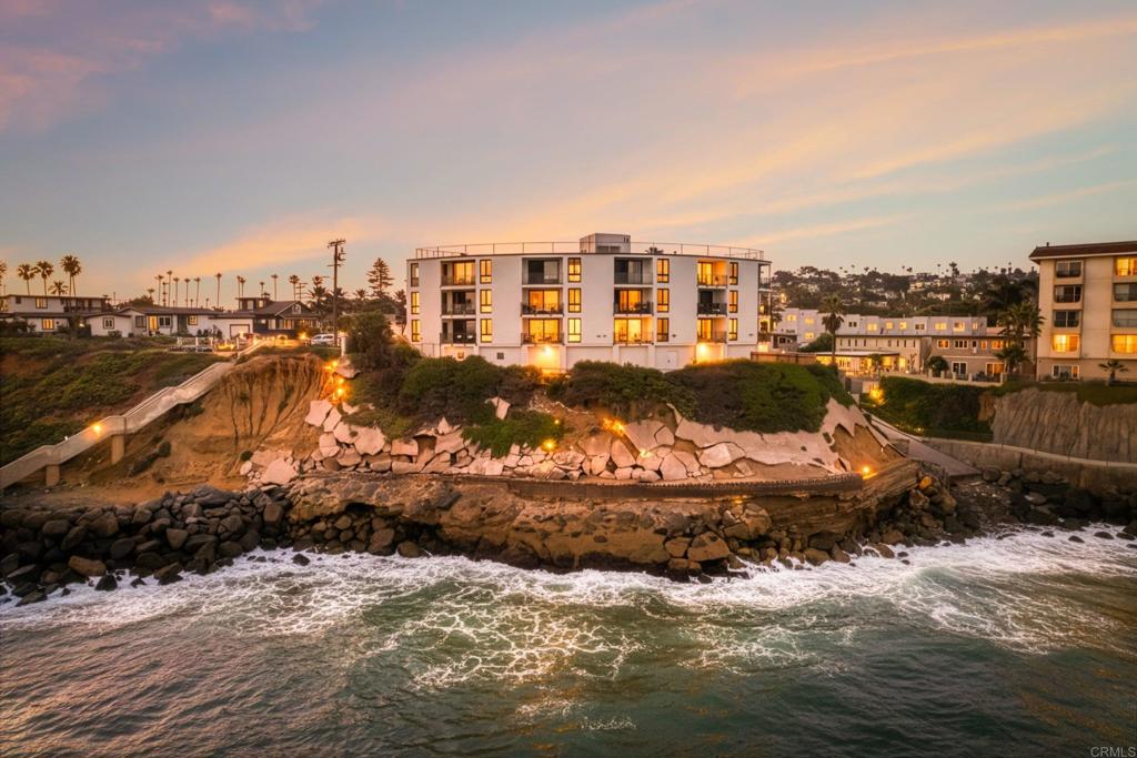 4909 Orchard Avenue 204