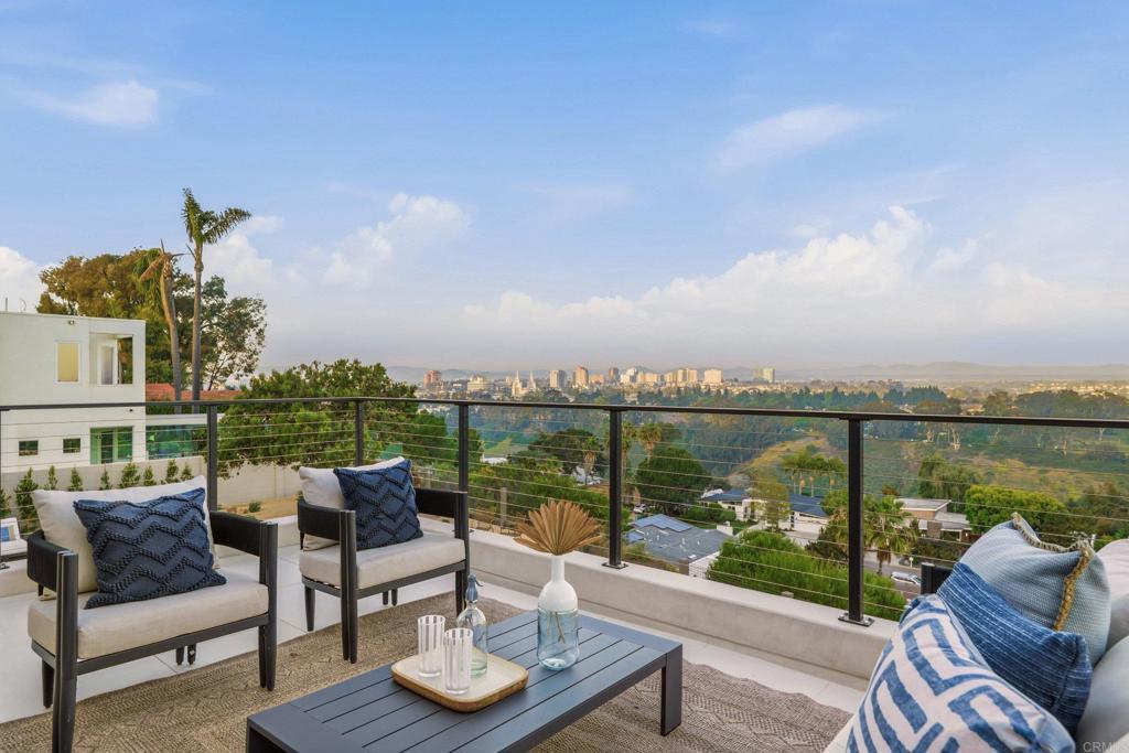 8341 La Jolla Scenic Drive N