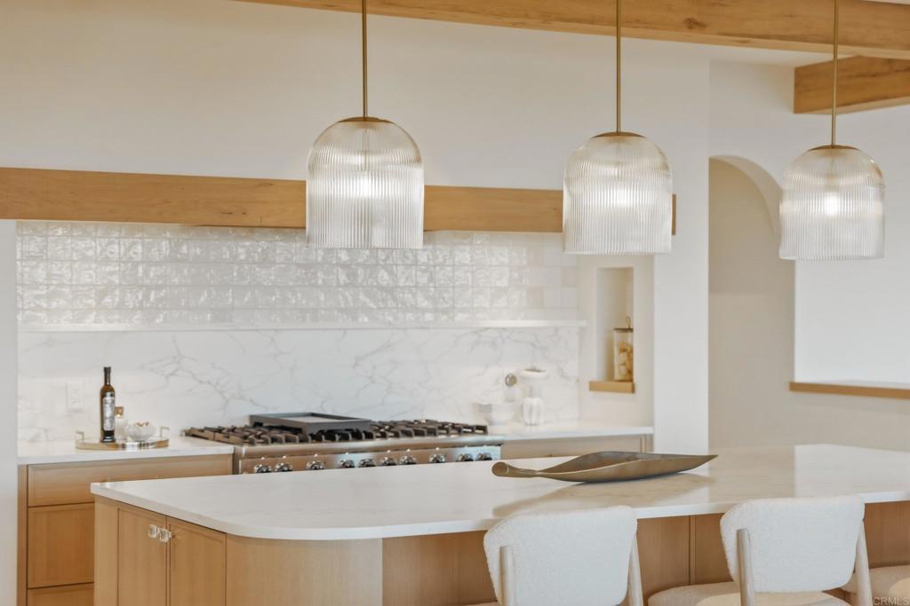 8341 La Jolla Scenic Drive N