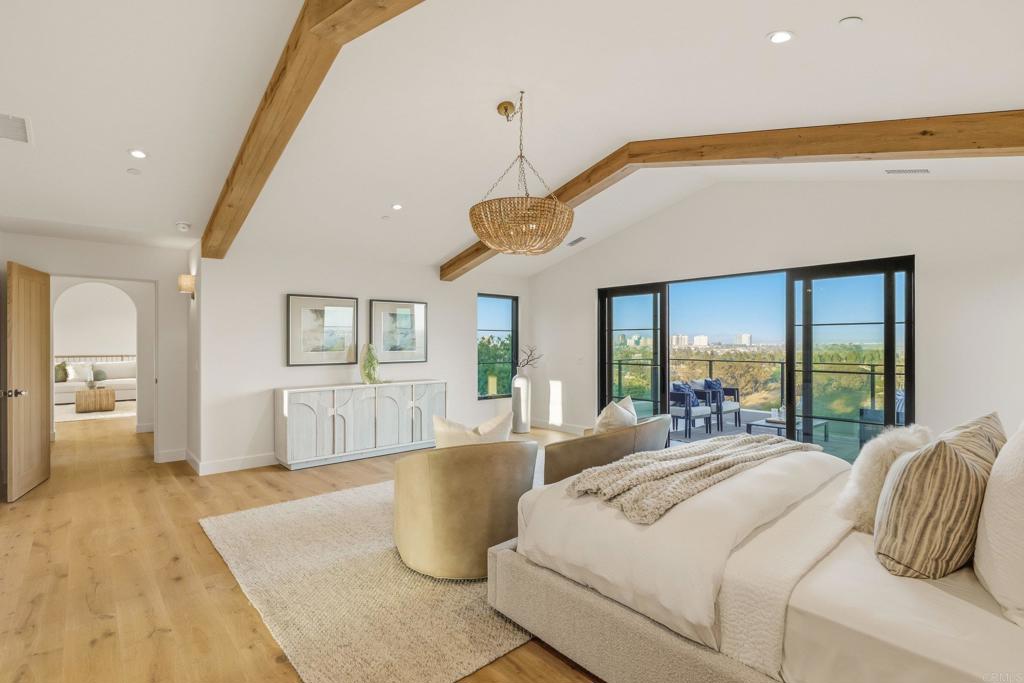 8341 La Jolla Scenic Drive N