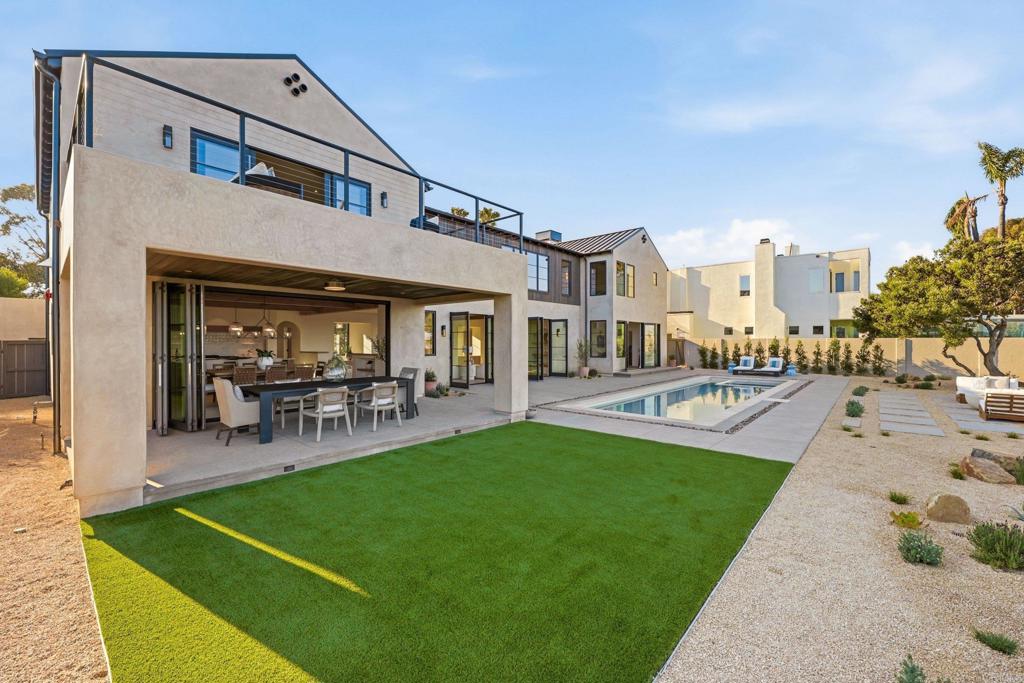 8341 La Jolla Scenic Drive N