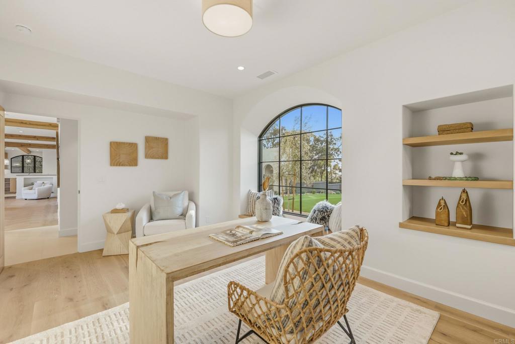 8341 La Jolla Scenic Drive N