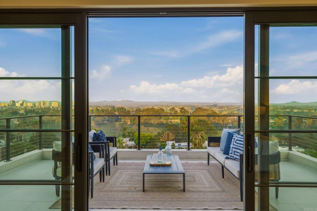 8341 La Jolla Scenic Drive N