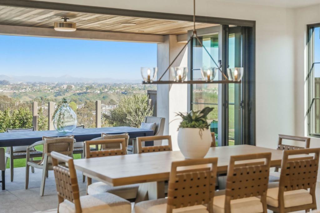 8341 La Jolla Scenic Drive N