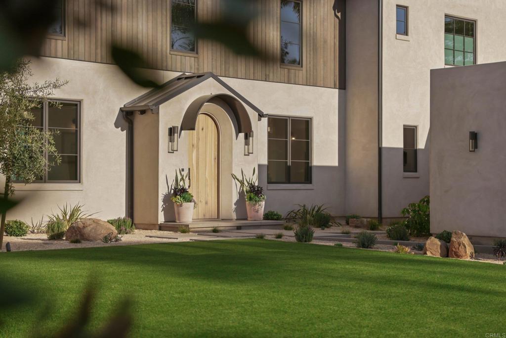 8341 La Jolla Scenic Drive N