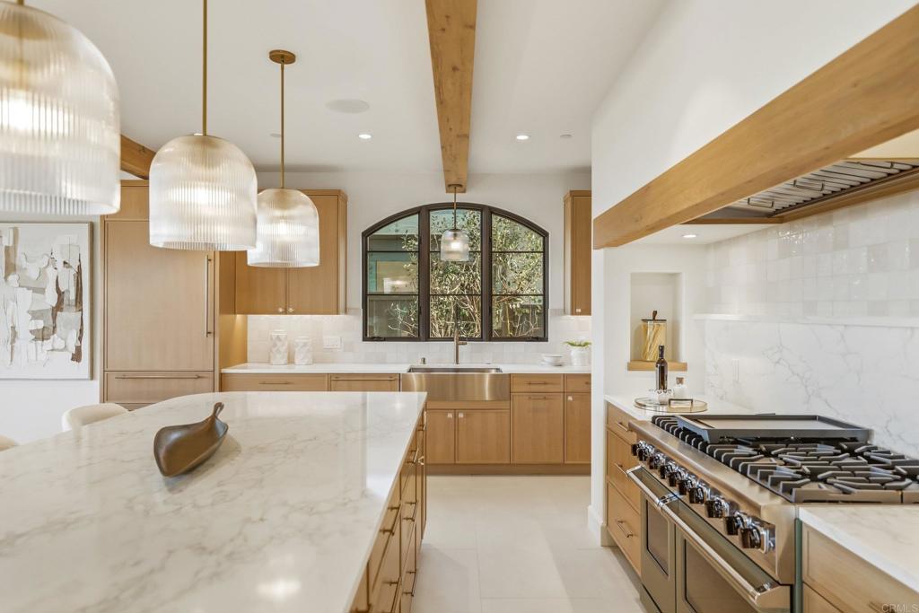 8341 La Jolla Scenic Drive N