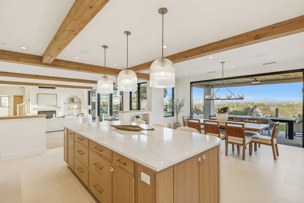 8341 La Jolla Scenic Drive N