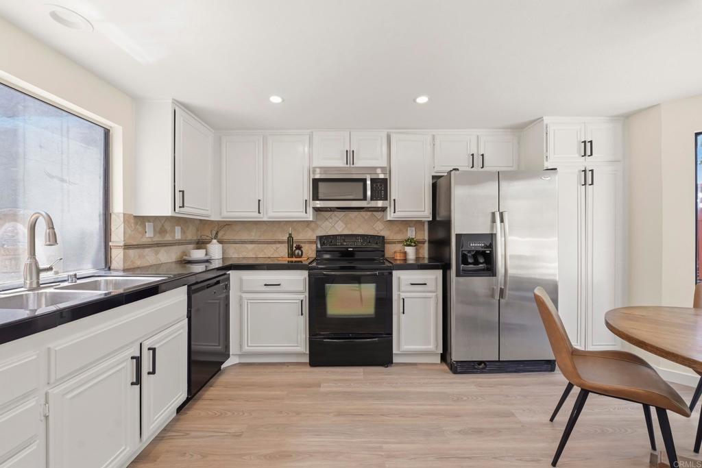 2090 Avenida de Aquacate
