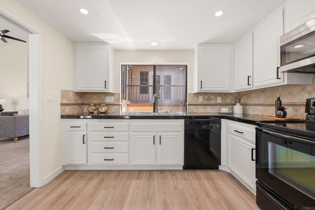 2090 Avenida de Aquacate