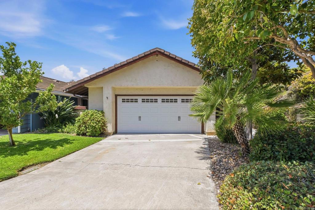 2090 Avenida de Aquacate