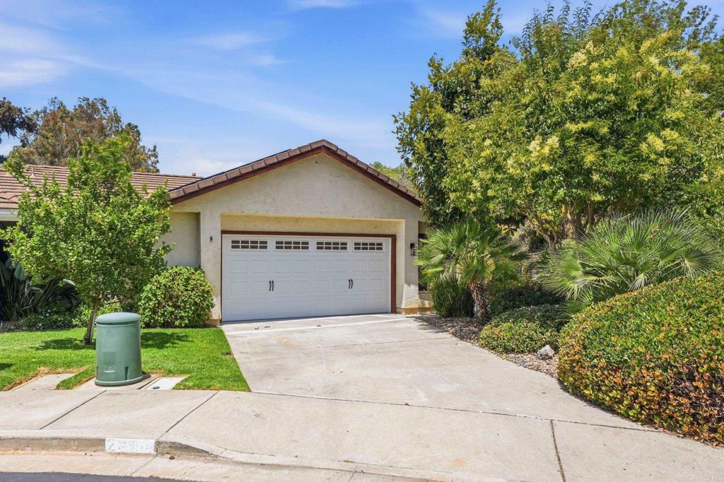 2090 Avenida de Aquacate