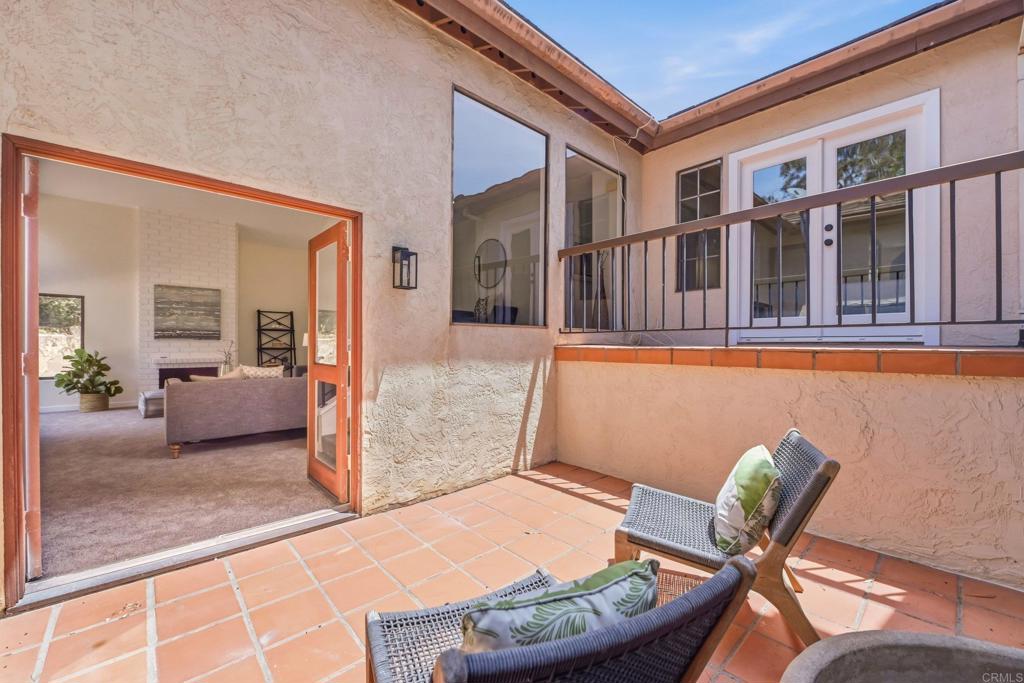 2090 Avenida de Aquacate