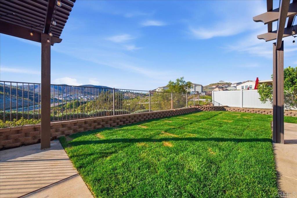 812 Avenida Abeja