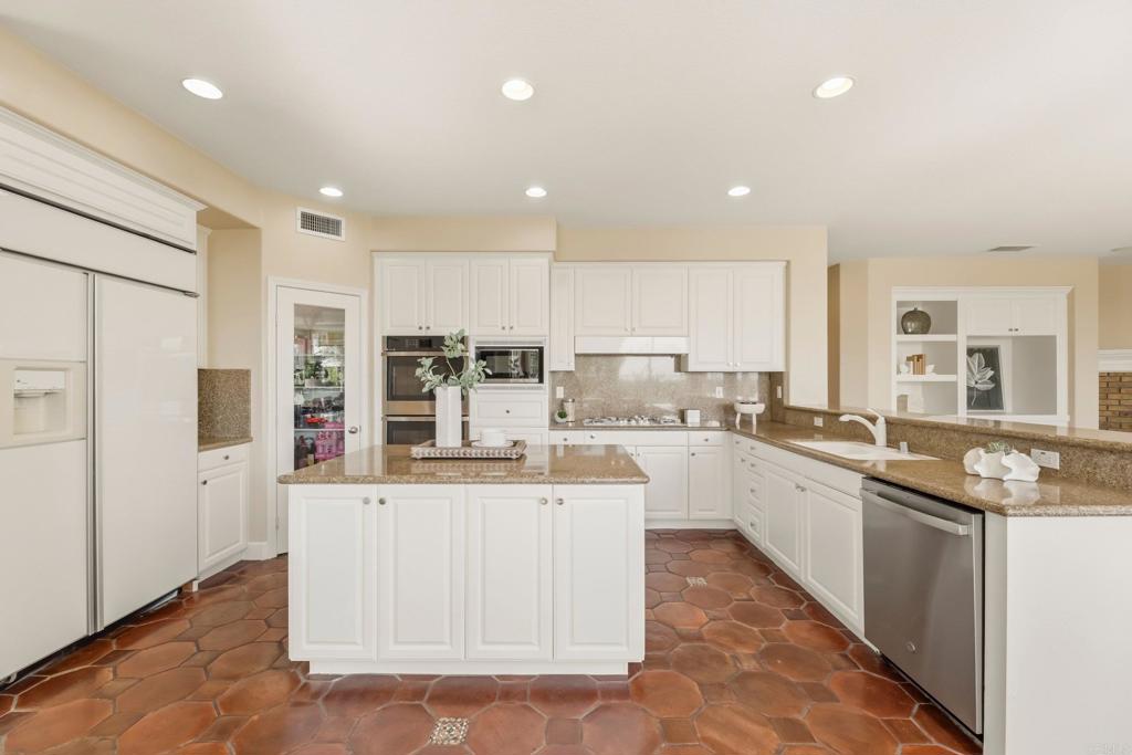 6223 Paseo Colina