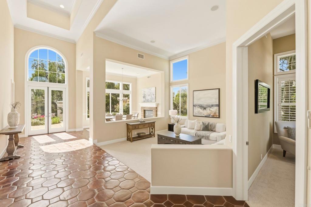 6223 Paseo Colina