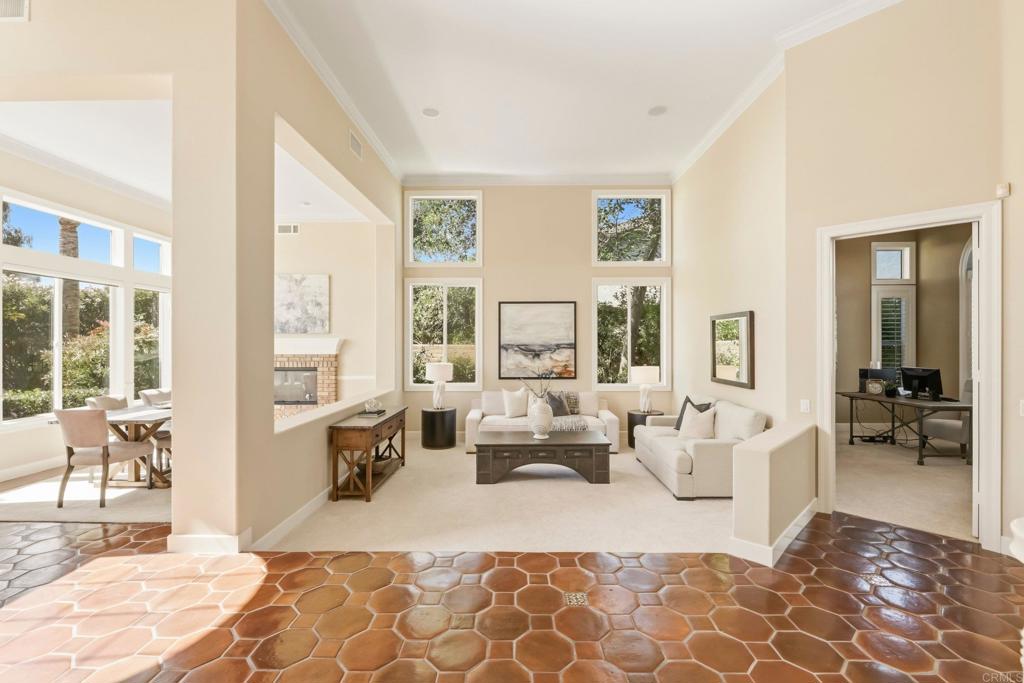 6223 Paseo Colina