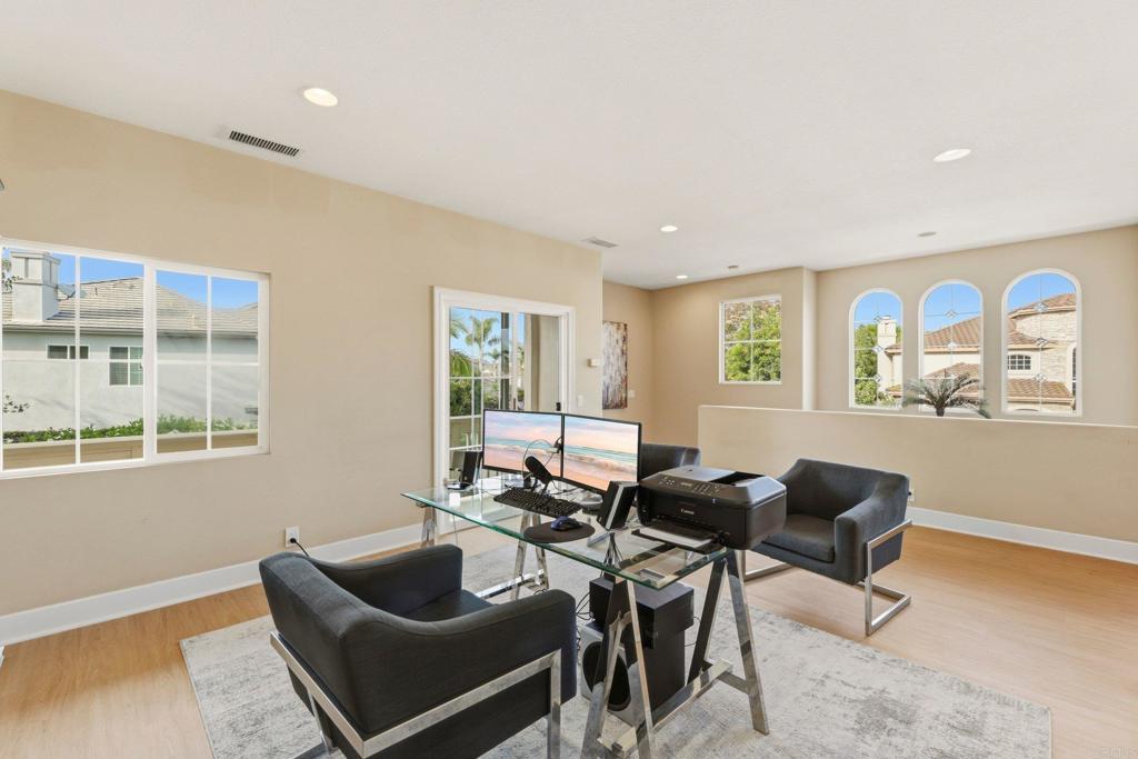 6223 Paseo Colina