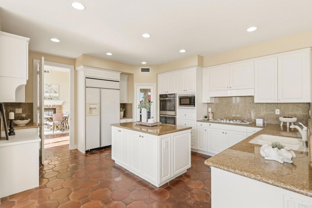6223 Paseo Colina