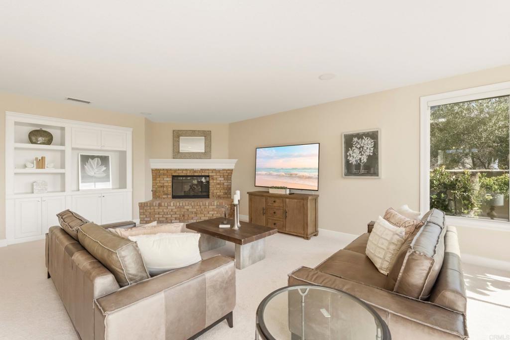 6223 Paseo Colina