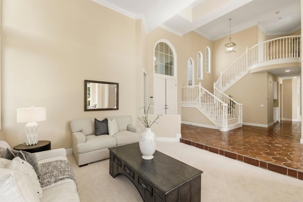 6223 Paseo Colina