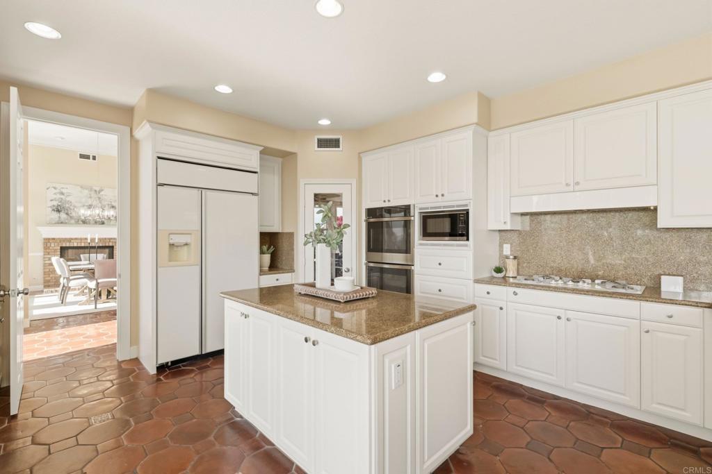 6223 Paseo Colina