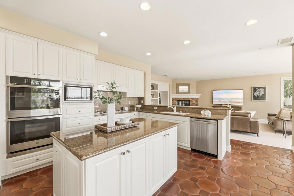 6223 Paseo Colina