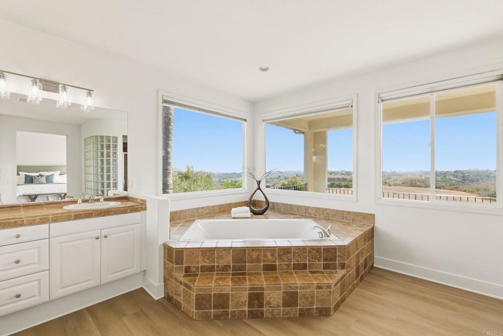 6223 Paseo Colina