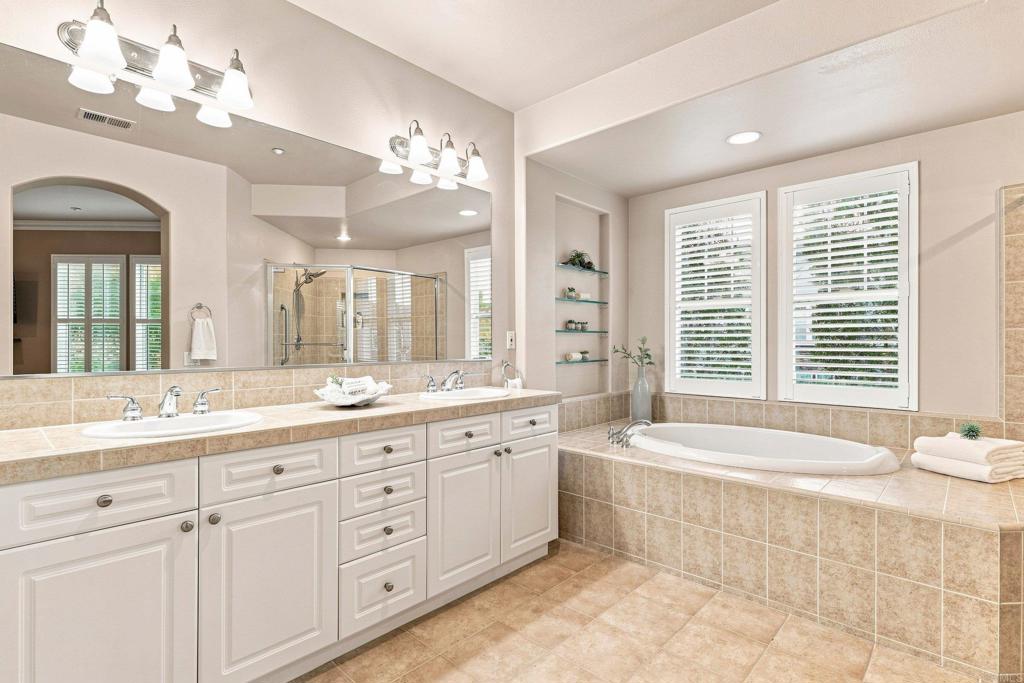 4792 Beachwood Court