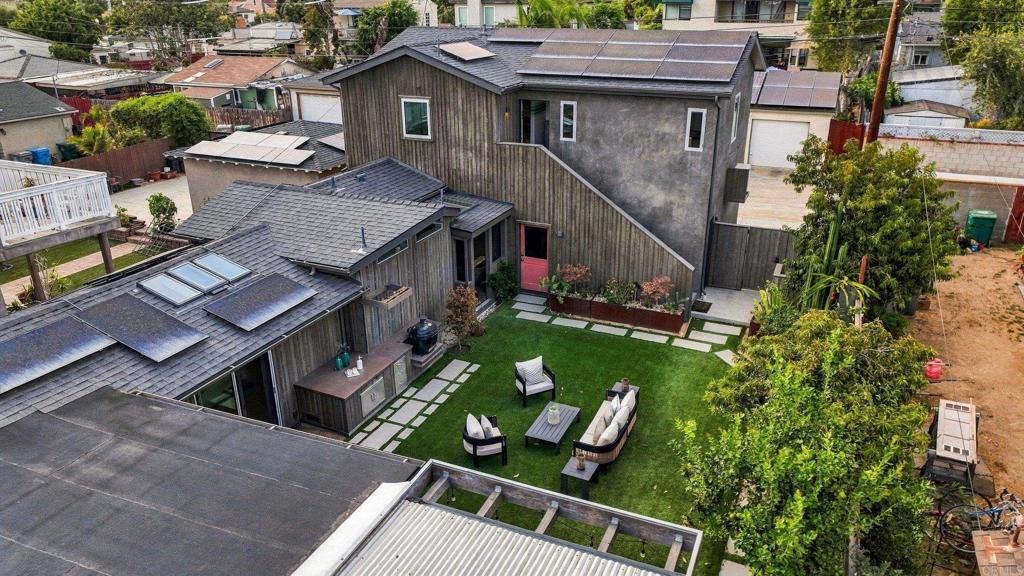 1236 Chalcedony Street