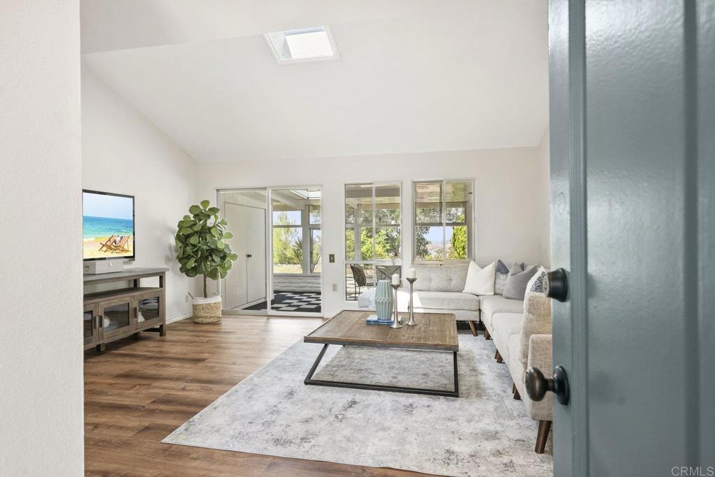 3755 Vista Campana N 53