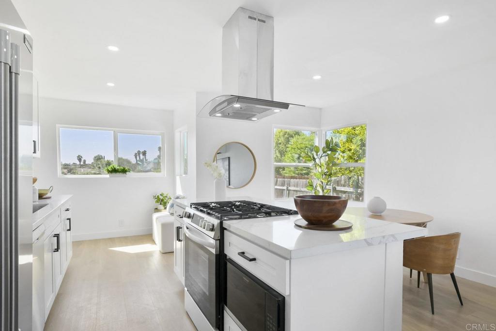 444 La Presa Avenue