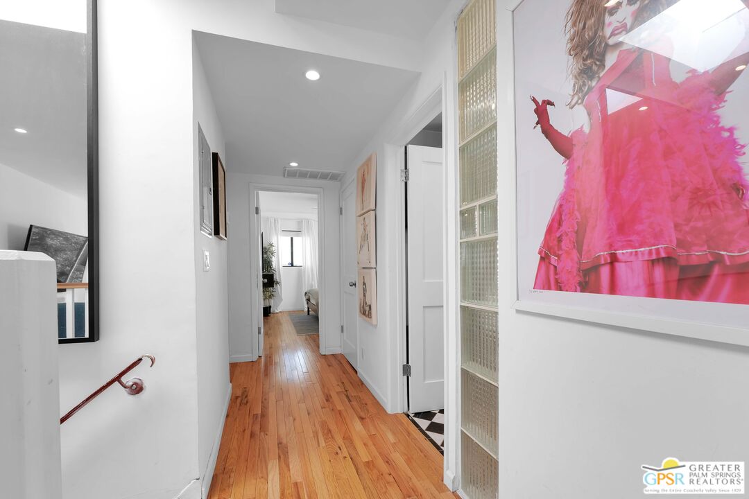 8319 Waring Ave Unit: 2