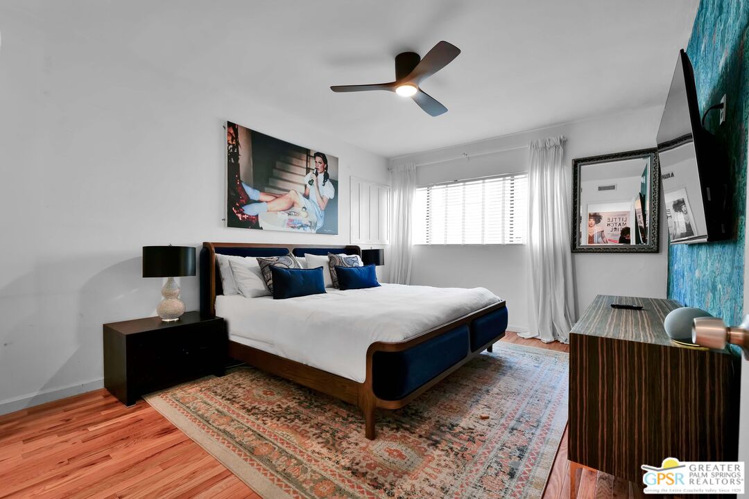 8319 Waring Ave Unit: 2